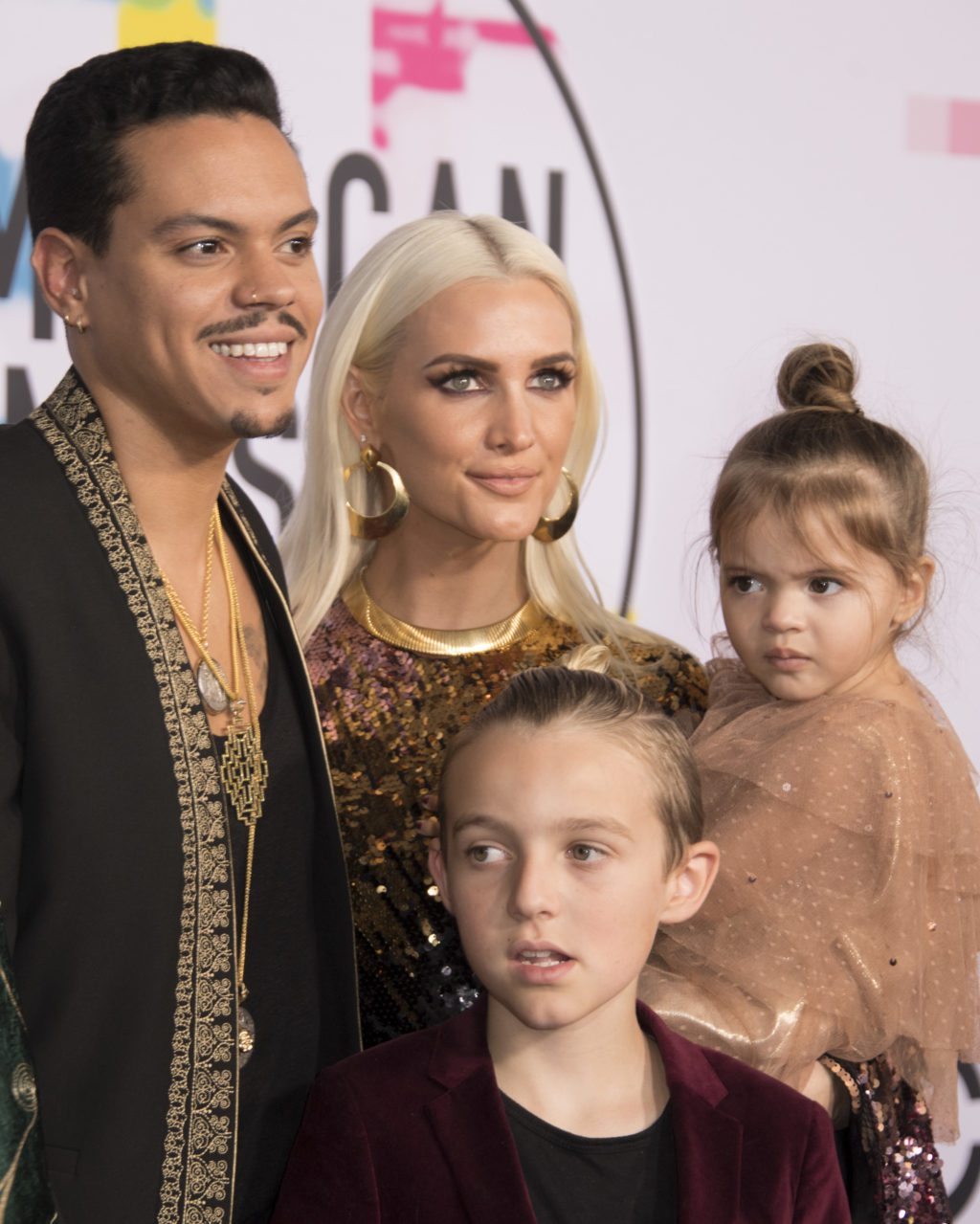 Evan Ross, Ashlee Simpson and children at AMAs 2017