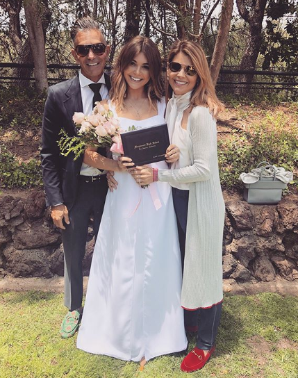 Olivia Jade with Mom & Dad on Graduation from High School