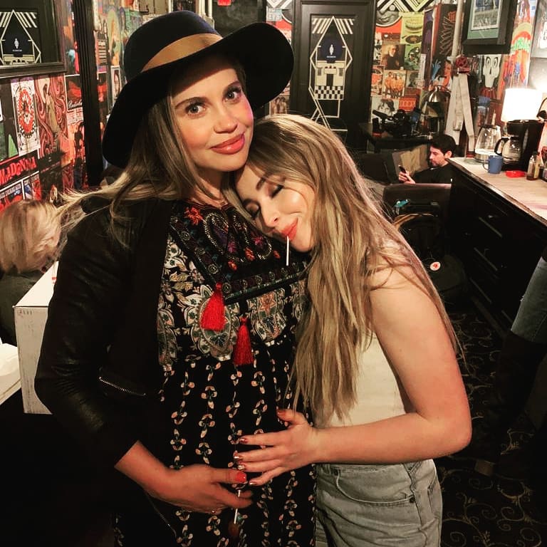 Sabrina Carpenter, Danielle Fishel,