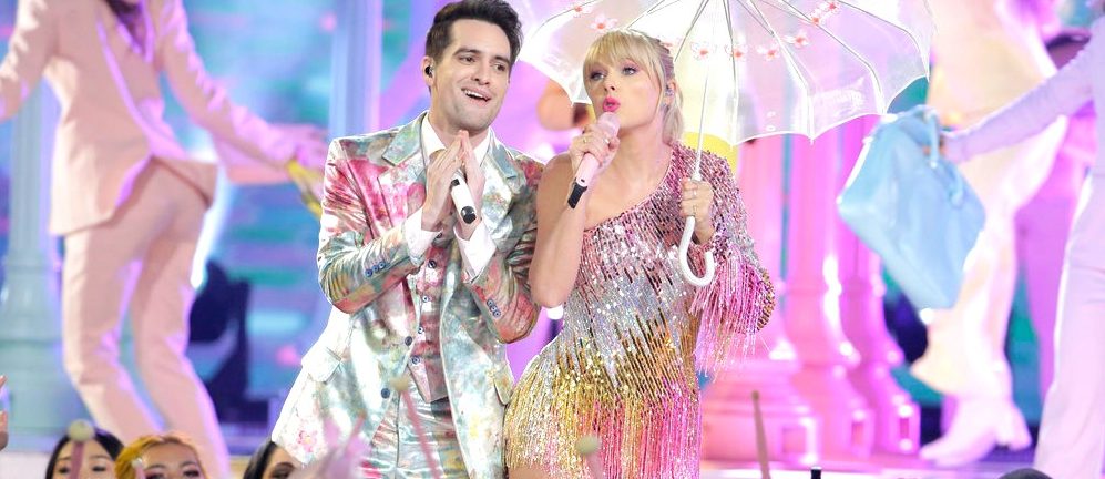 Taylor Swift And Brendon Urie Give Cool Performance At The