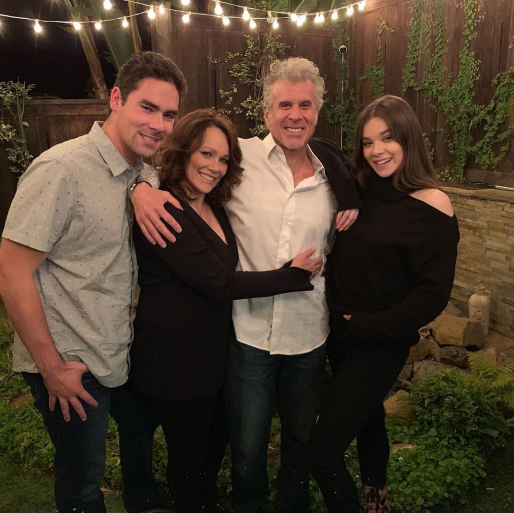 Hailee Steinfeld with her parents