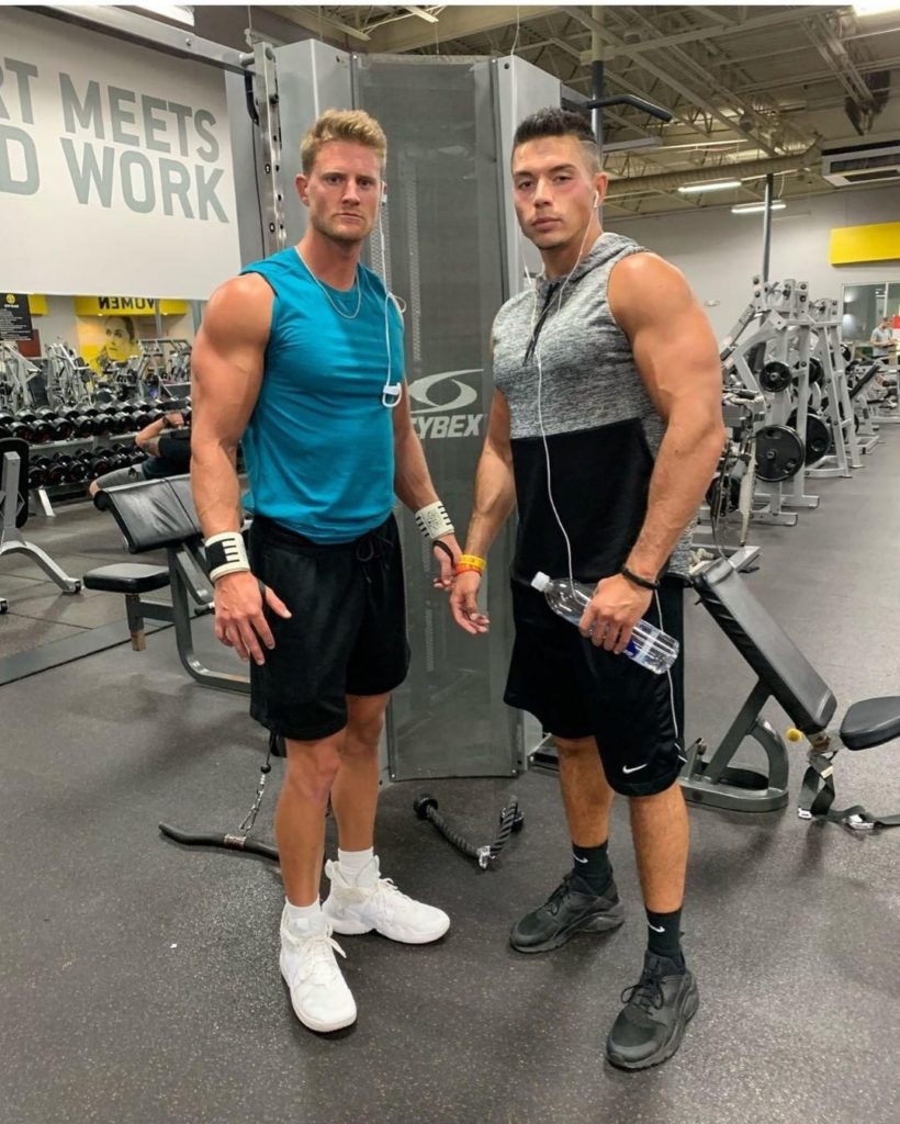 Tyler and Bobby Working Out from 'Paradise Hotel'