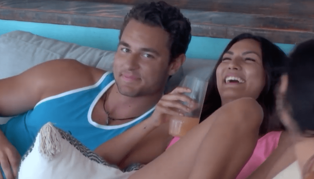 5 Cute Moments Between David and Kendall from ‘Paradise Hotel’
