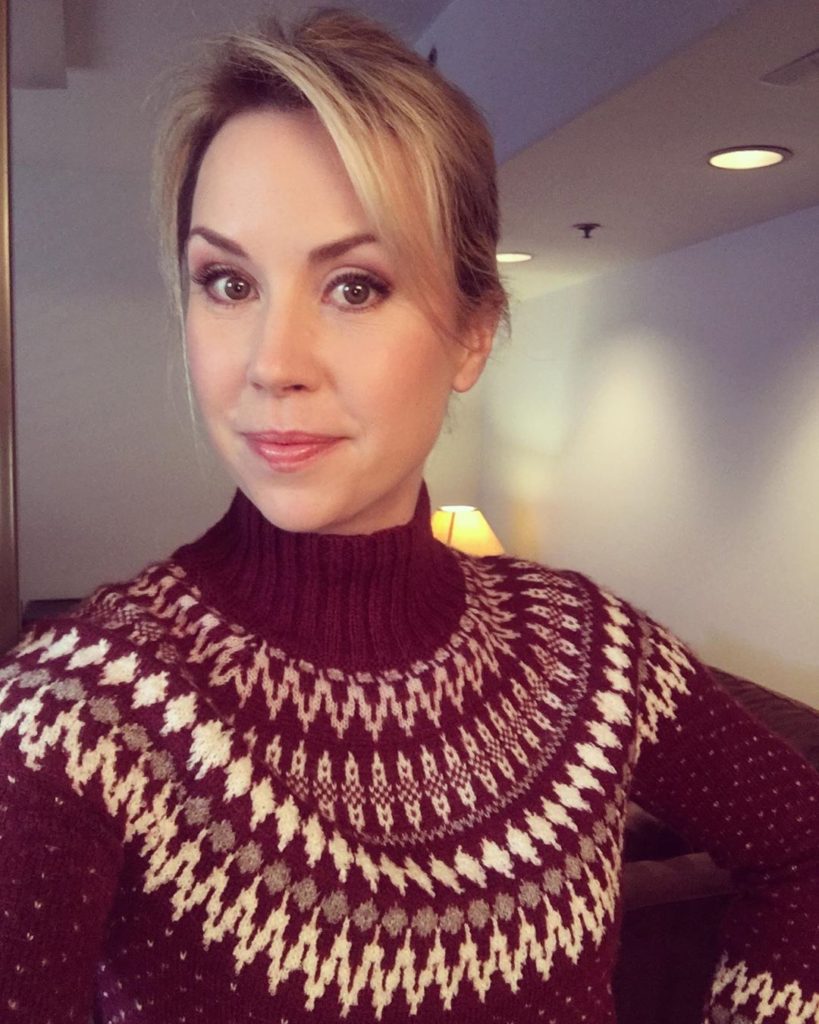 Siobhan Murphy in Merry Happy Christmas on Netflix