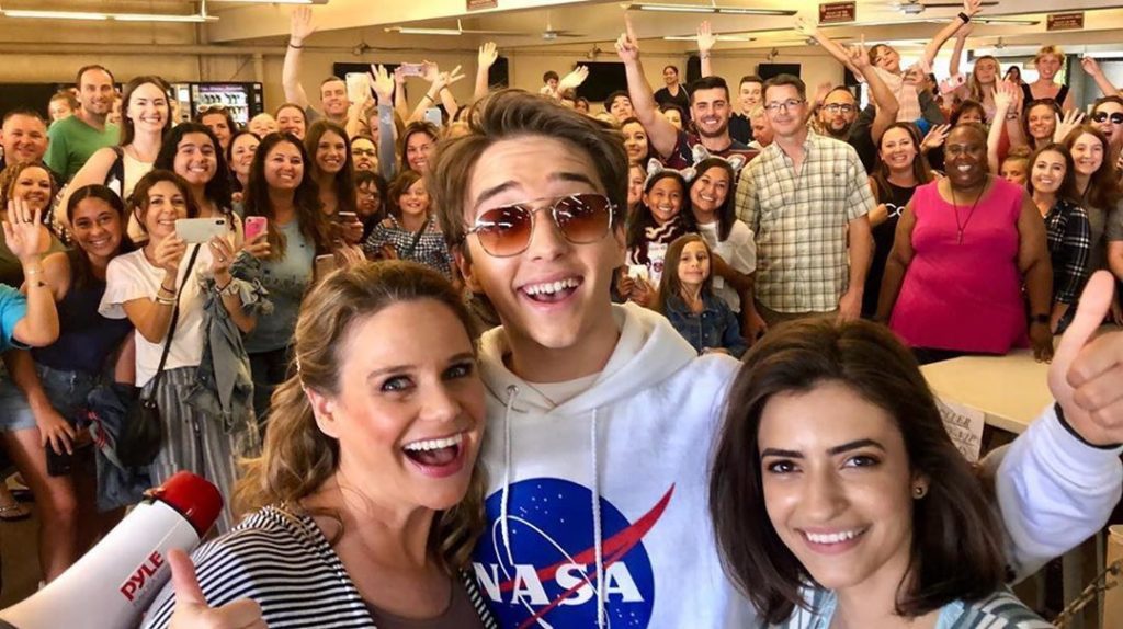 Michael Campion from ‘Fuller House’ Reveals How a Fan Can Get His Attention on Instagram – Exclusive!
