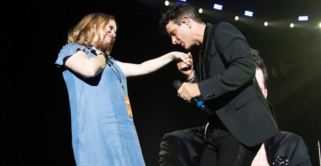 Andrea Barber on Stage with Joey McIntyre from New Kids on the Block 2019