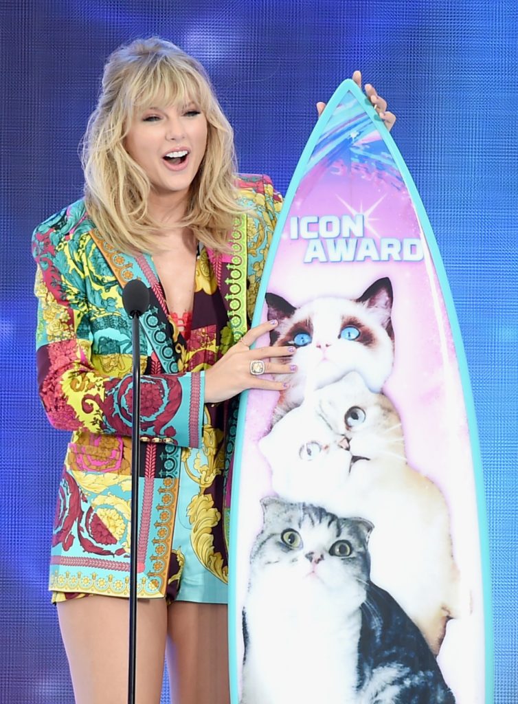 Taylor Swift Icon Award TCAs 2019