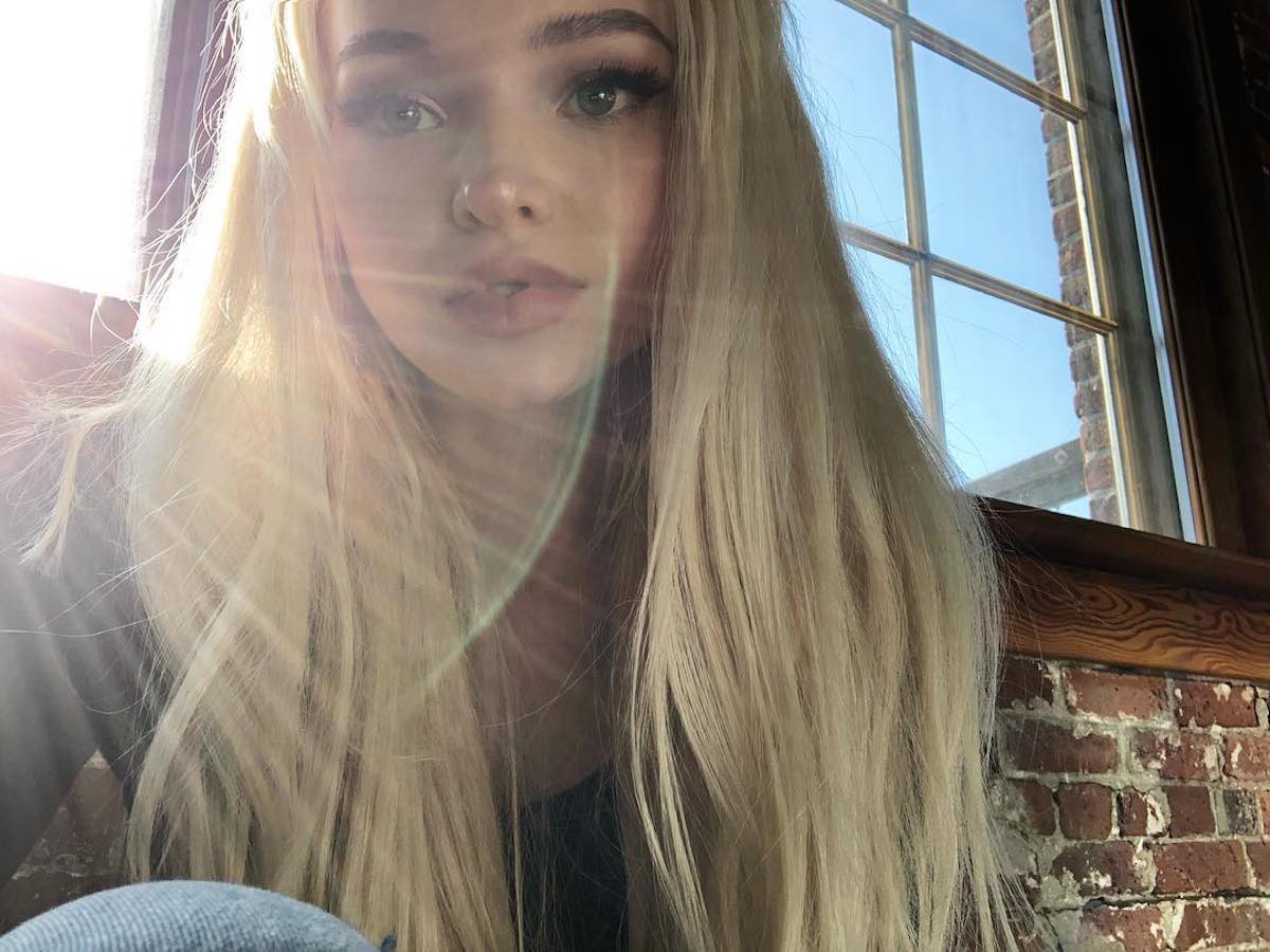 Get Her Look: Dove Cameron's Go-To Makeup and Hairstyle, Plus Her Favorite  Beauty Products! | Feeling the Vibe Magazine