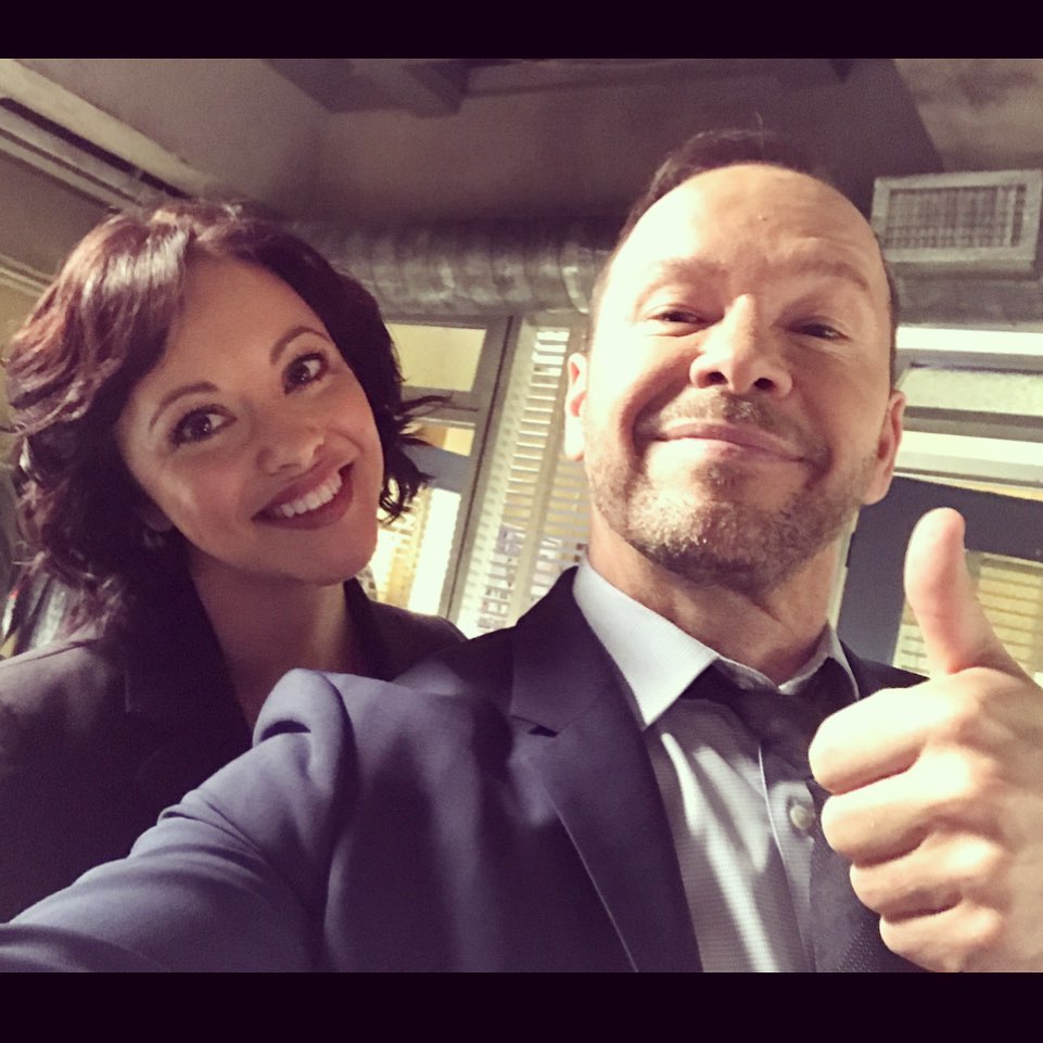 Detective Baez (Marisa Ramirez) and Detective Reagan (Donnie Wahlberg)