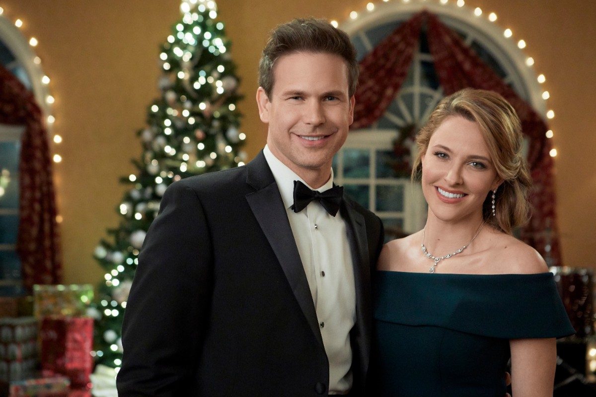 Jill Wagner and Matthew Davis for 2019 Hallmark Countdown to Christmas