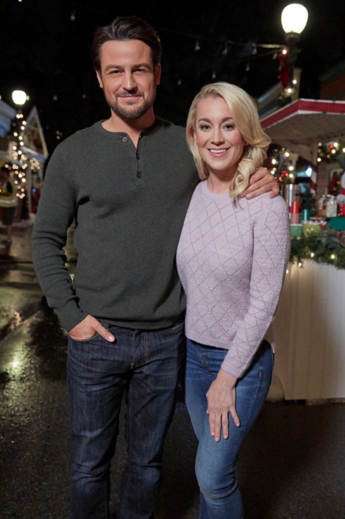 Kellie Pickler's Mauve Sweater in 'The Mistletoe Secret'