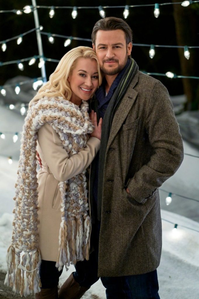 Kellie Pickler's Beige Coat & White/Beige Scarf in 'The Mistletoe Secret'