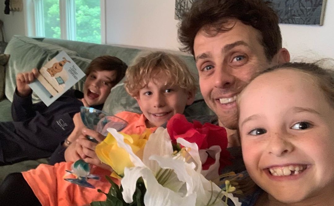 Joey McIntyre with his children