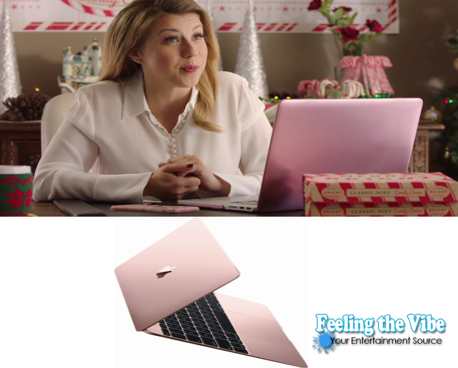 Merry & Bright Jodie Sweetin's pink laptop MAC computer