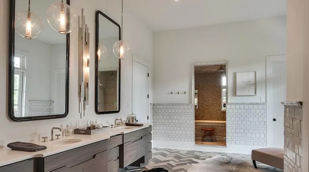 Kristin and Jay Cutler's Bancroft (Forest Hills) Master Bathroom