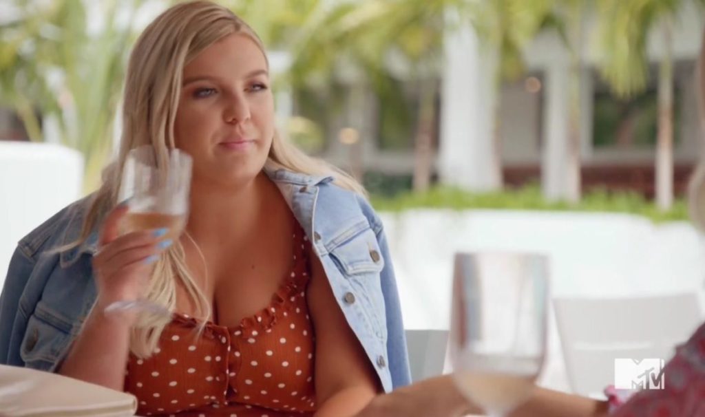 Chloe talks to Madisson about Ish on Siesta Key Season 3