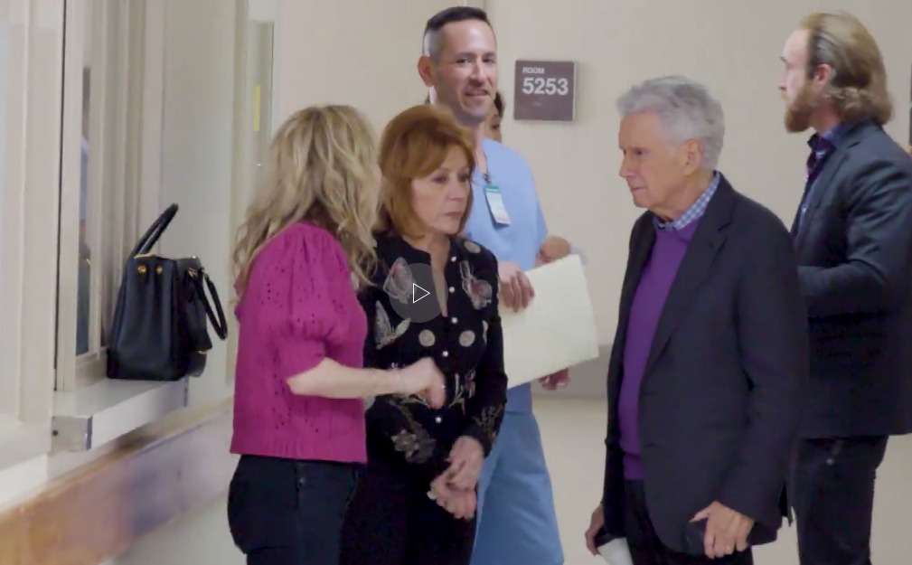 Regis Philbin, wife Joy and daughter JJ on the set of Single Parents