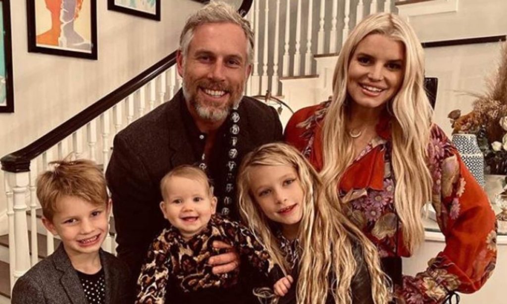 Jessica Simpson with her husband and children
