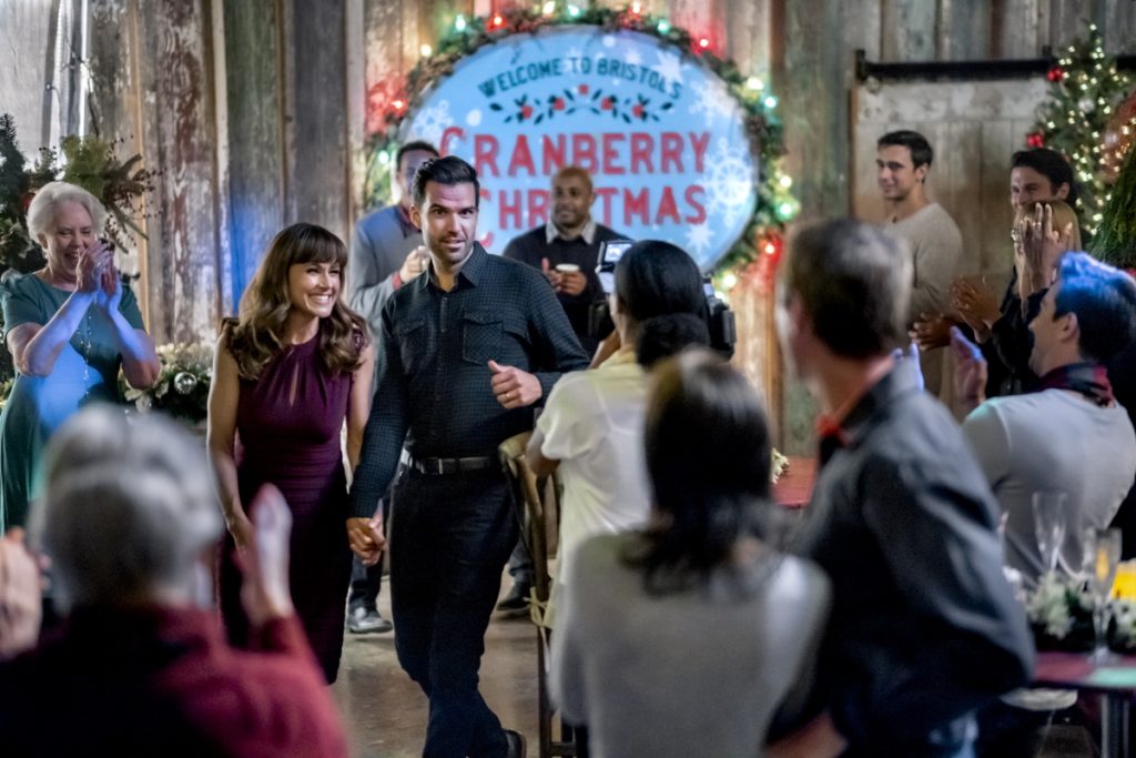 'Cranberry Christmas' Nikki DeLoach and Benjamin Ayres Star in New