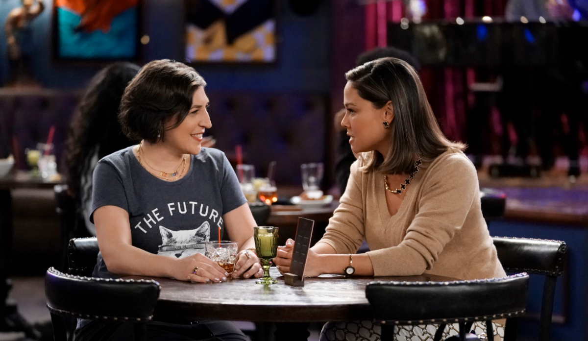 Mayim Bialik and Vanessa Lachey on Call Me Kat