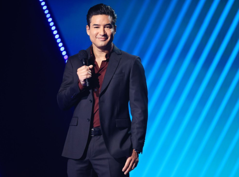 Mario Lopez at the People's Choice Awards on E! 2020