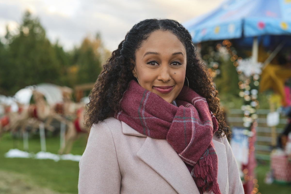 TAMERA MOWRY, CHRISTMAS COMES TWICE, HALLMARK CHANNEL