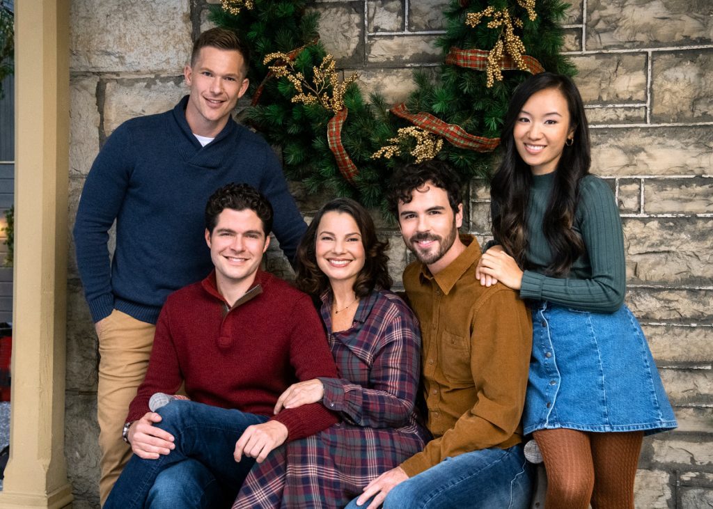Lifetime’s ‘The Christmas Setup’ Starring Fran Drescher, See Full Cast & Photos