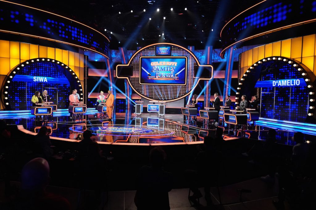 CELEBRITY FAMILY FEUD