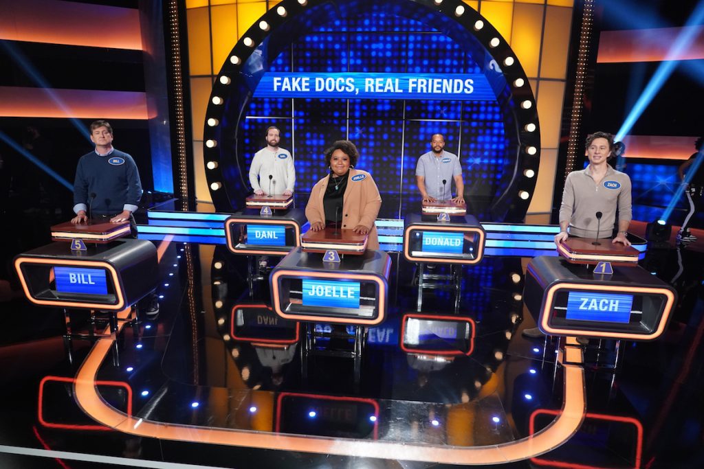 CELEBRITY FAMILY FEUD