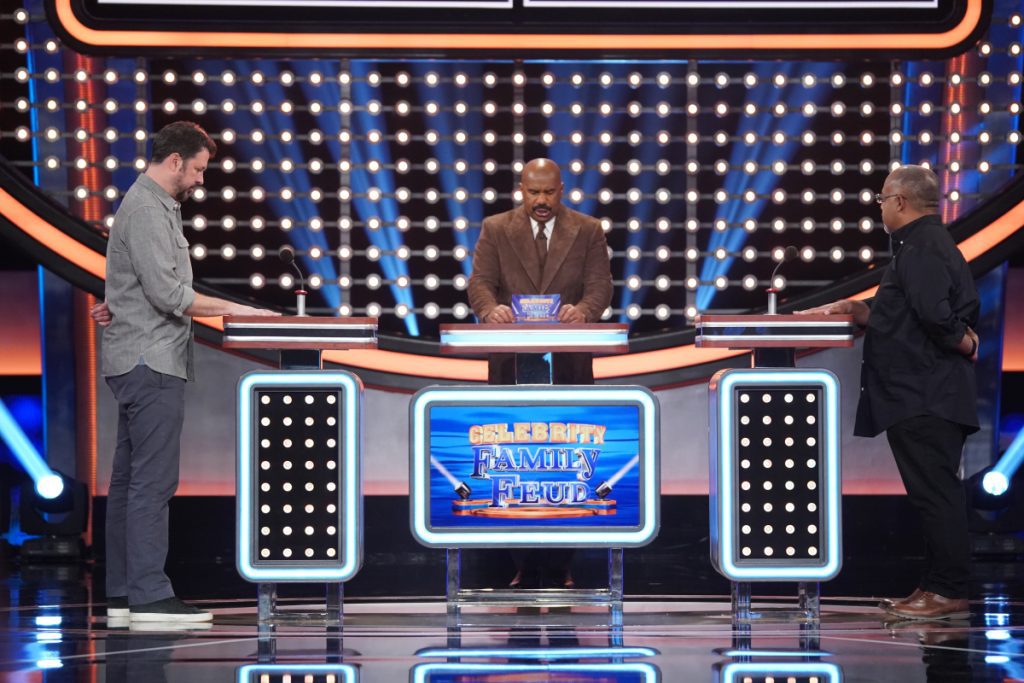 CELEBRITY FAMILY FEUD