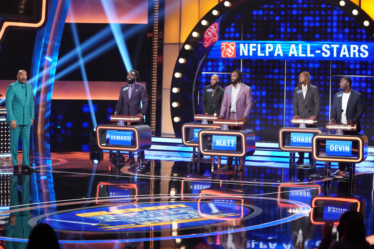 'Celebrity Family Feud' NFLPA AllStars vs. NFLPA Legends & Oliver