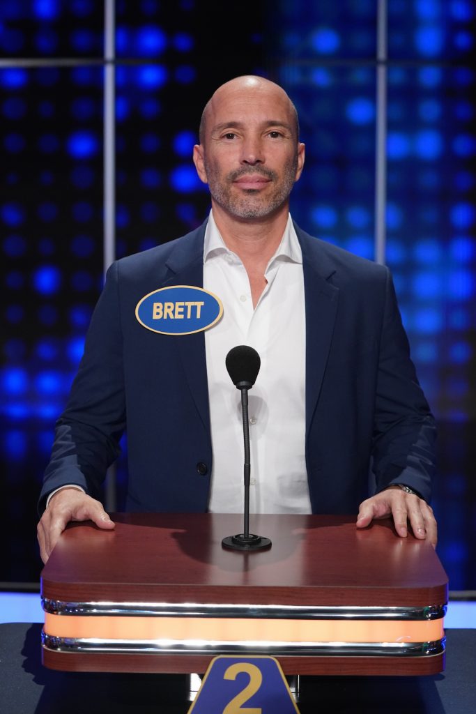 CELEBRITY FAMILY FEUD