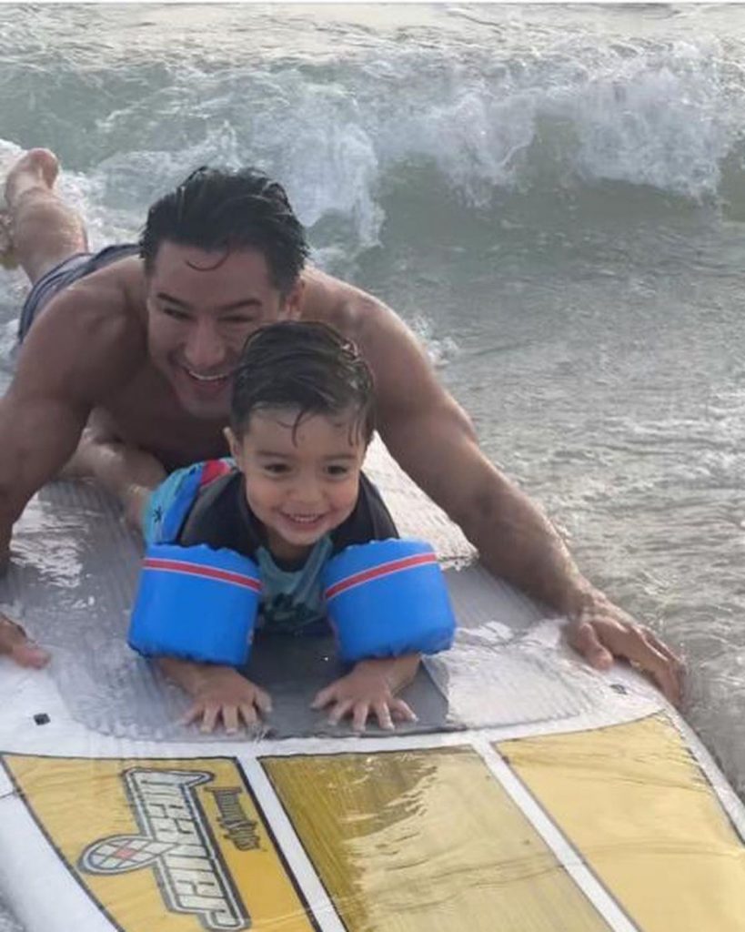 MARIO LOPEZ VACATION 