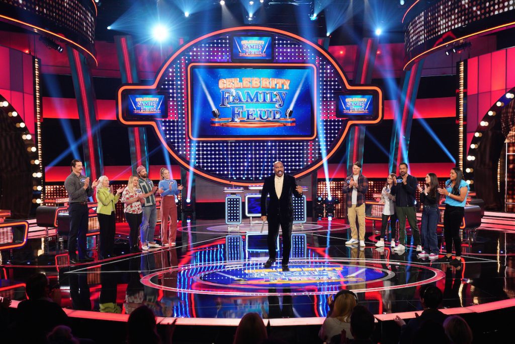 CELEBRITY FAMILY FEUD