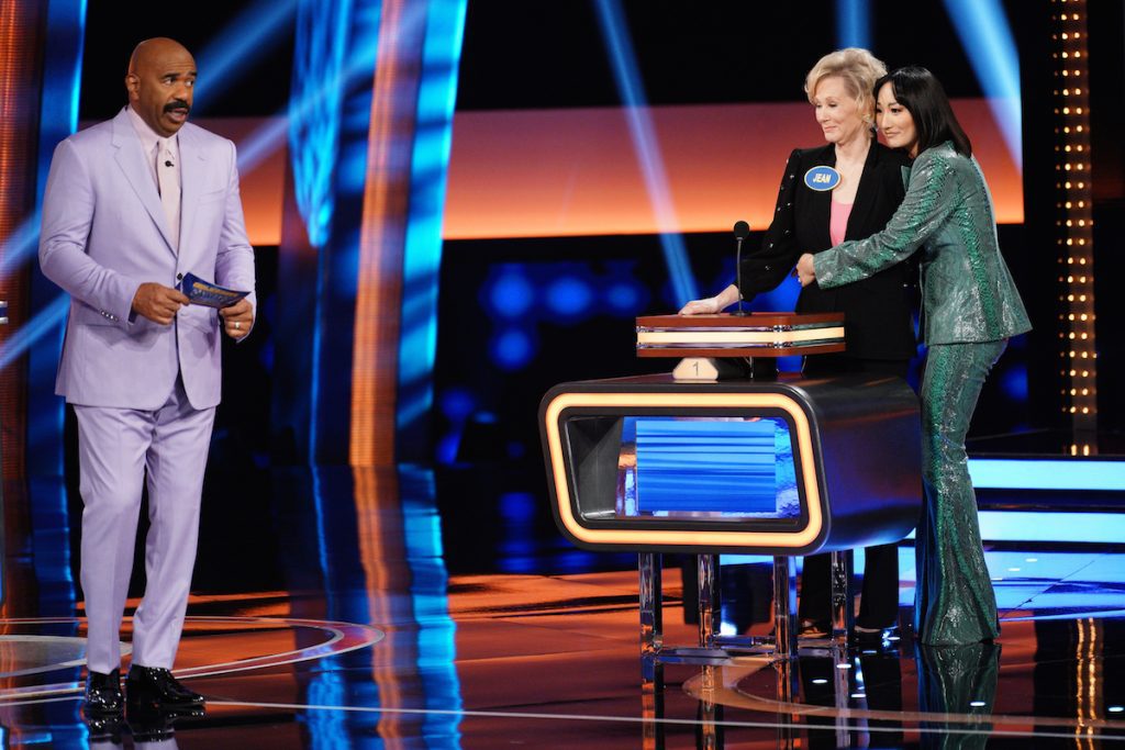 CELEBRITY FAMILY FEUD