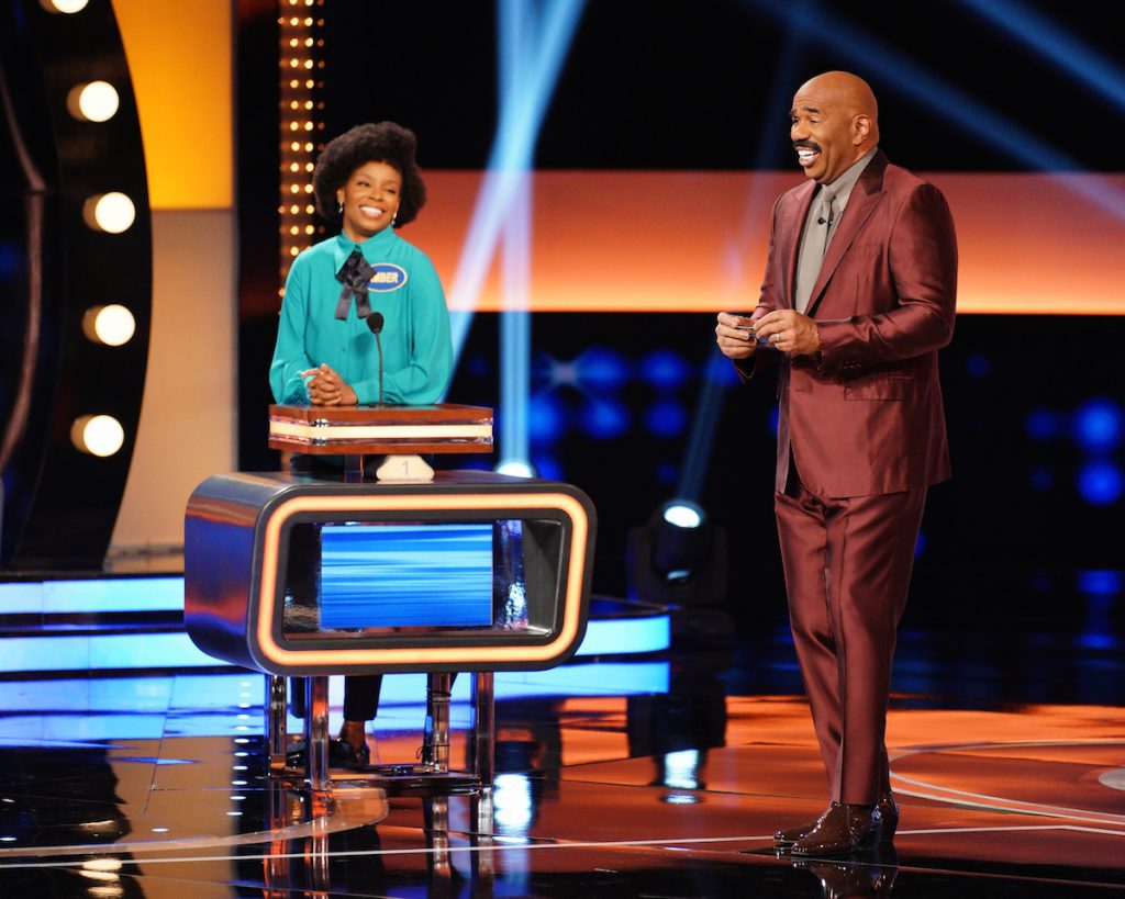 CELEBRITY FAMILY FEUD