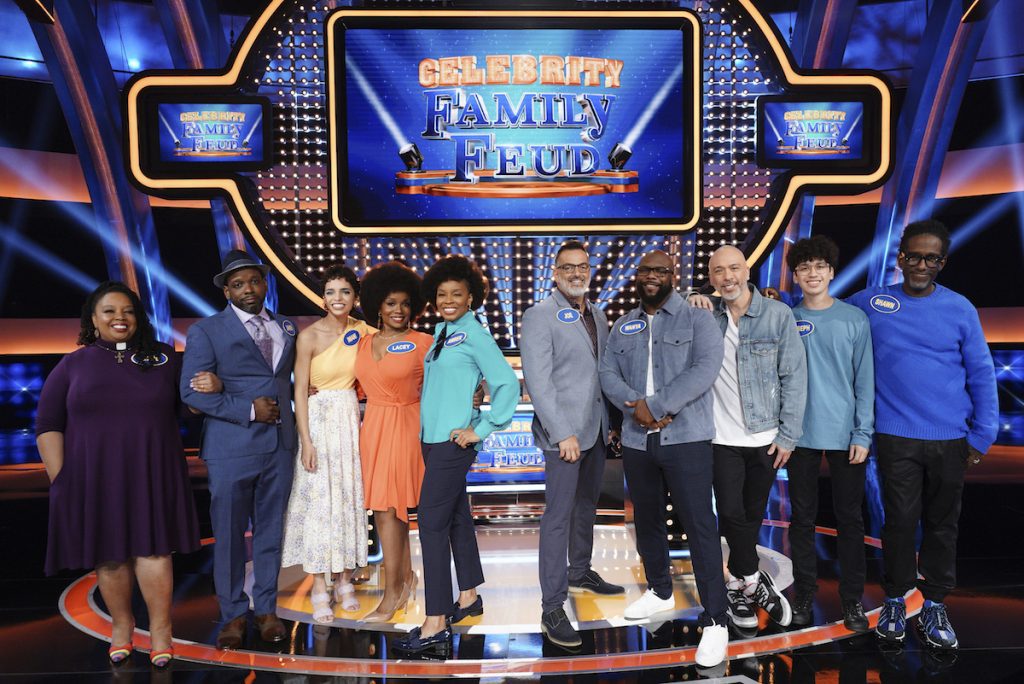 CELEBRITY FAMILY FEUD