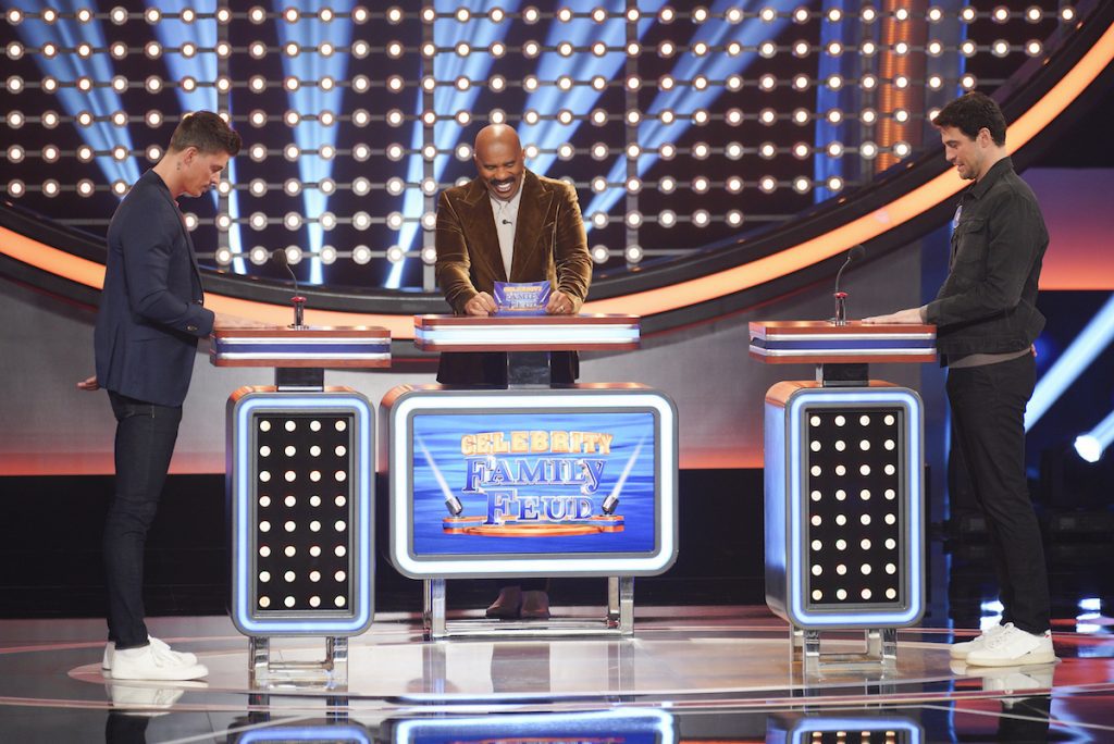 CELEBRITY FAMILY FEUD