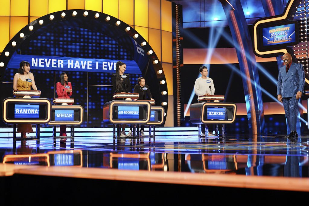 CELEBRITY FAMILY FEUD