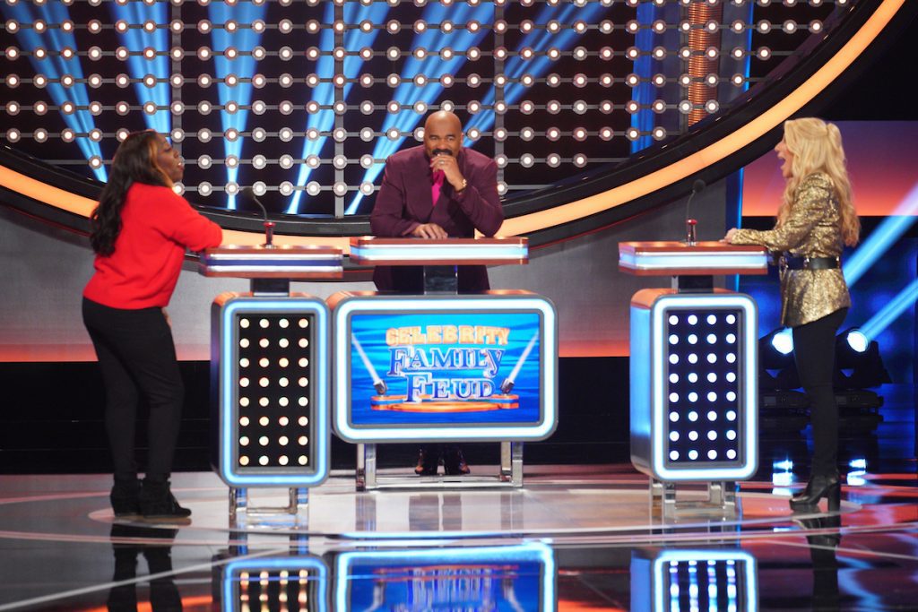 CELEBRITY FAMILY FEUD