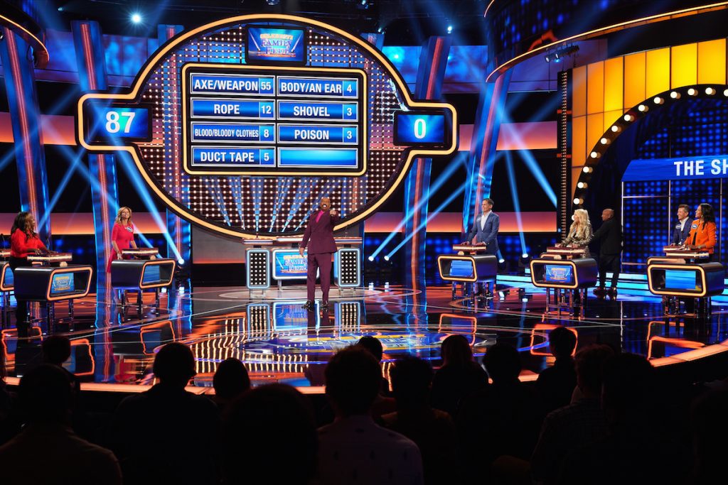 CELEBRITY FAMILY FEUD