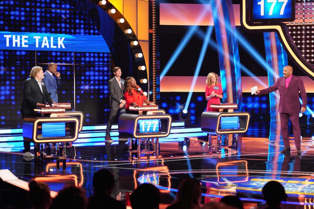 CELEBRITY FAMILY FEUD