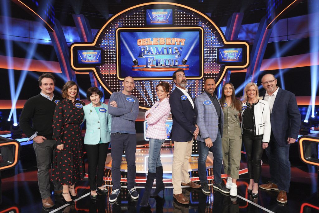 Holey Moley vs. Kimberly Williams-Paisley on ‘Celebrity Family Feud’ 2022 – See Pictures!