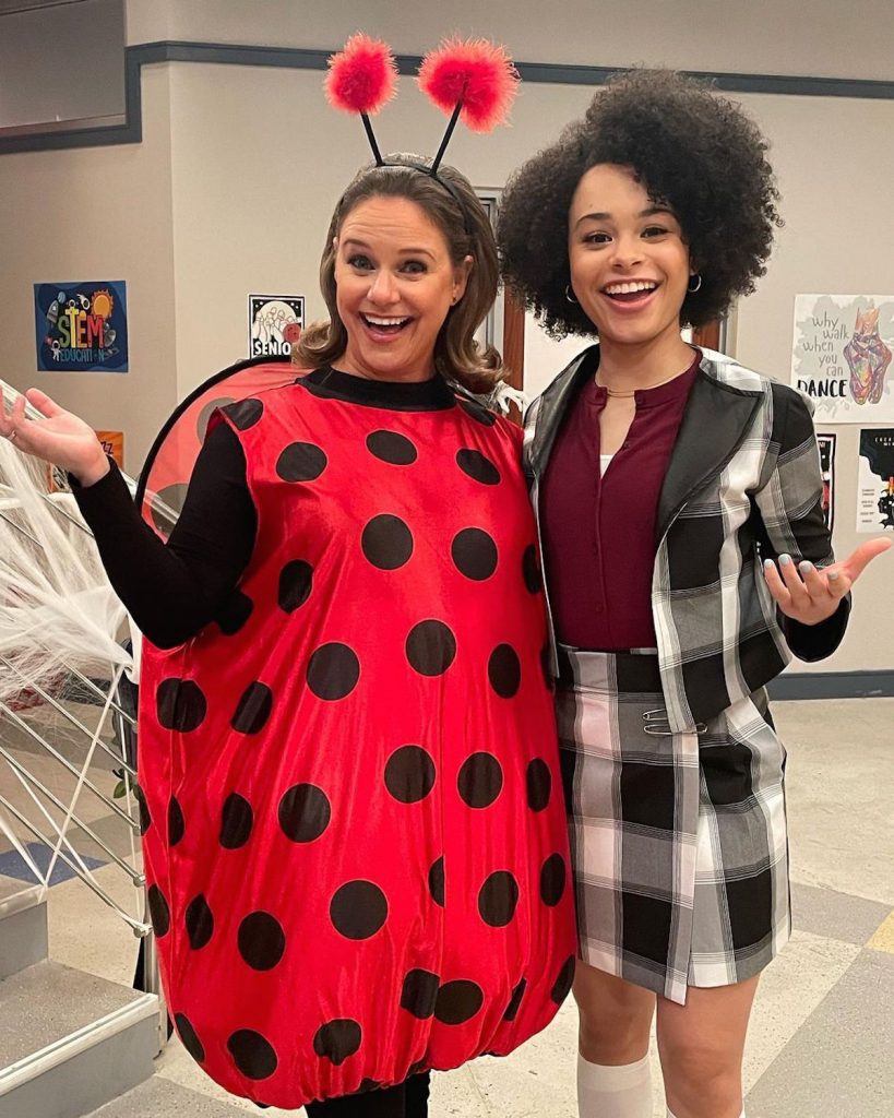 Andrea Barber Appears on Nickelodeon’s ‘That Girl Lay Lay’ Tonight
