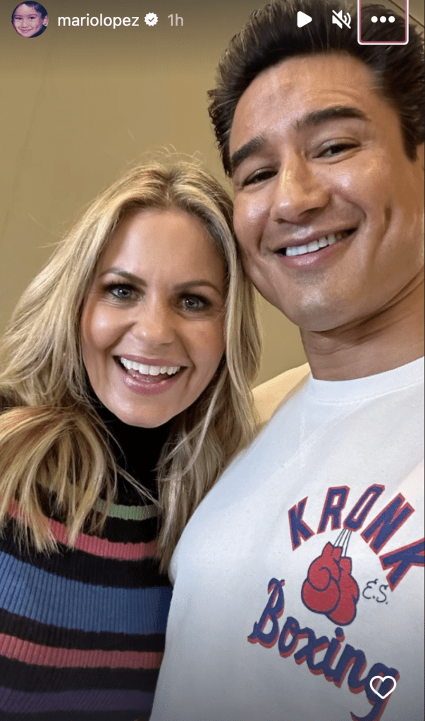 Mario Lopez and Candace Cameron Bure take a selfie at the 90's Con together