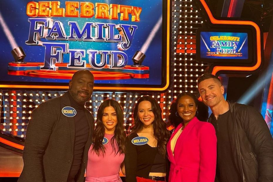 CELEBRITY FAMILY FEUD